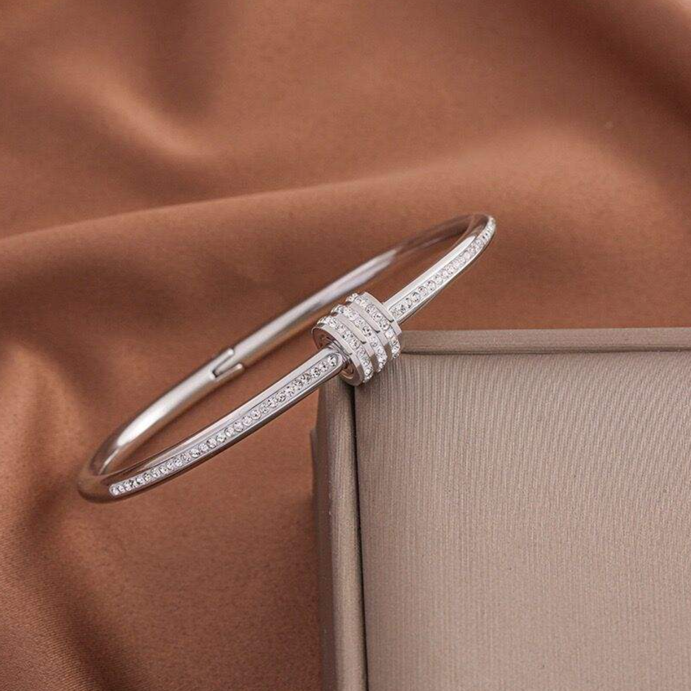 Waterproof & Sweatproof Stainless Steel Full Diamond Screw Clasp Bracelet