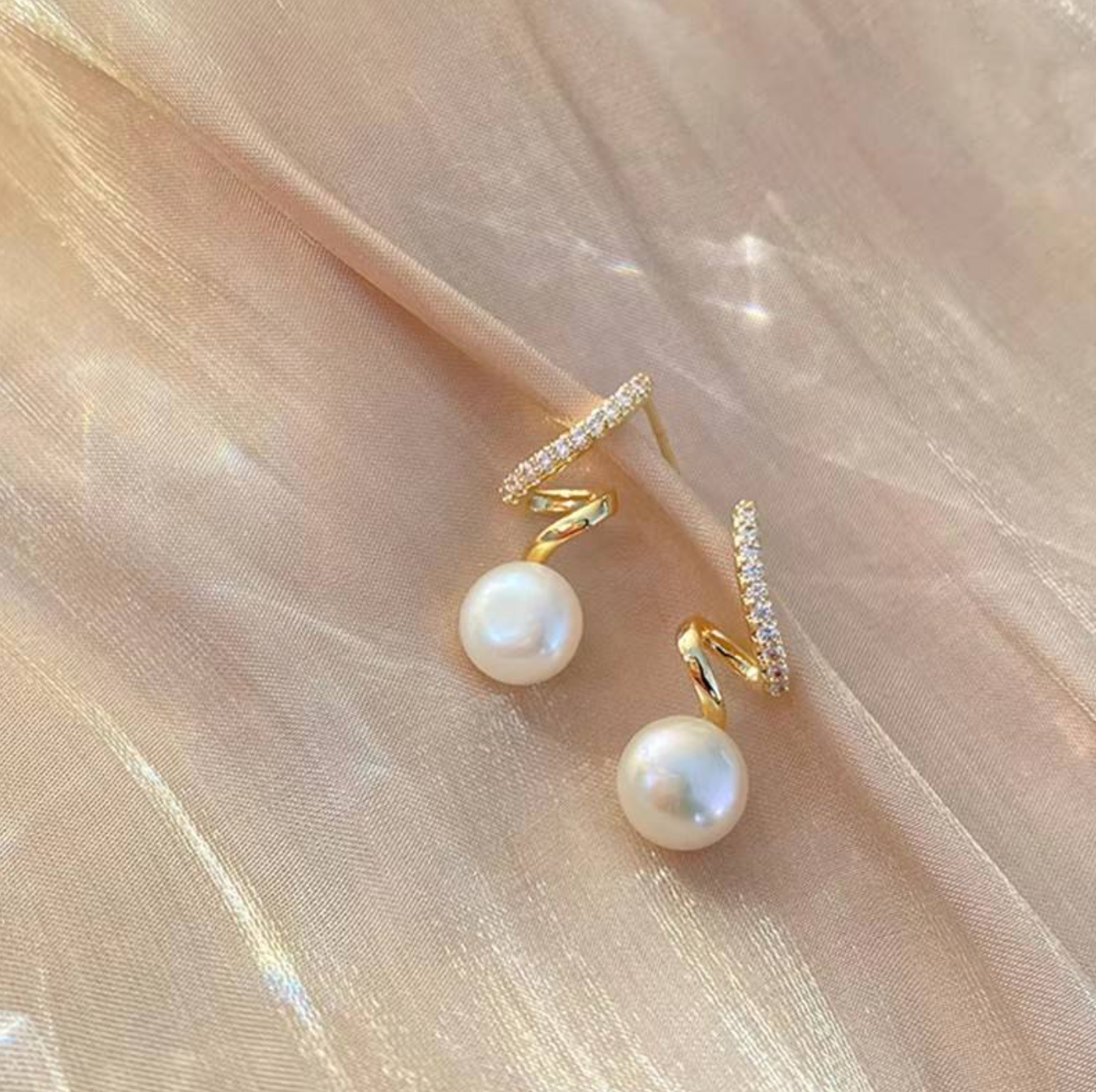 Rhinestone Twisted Pearl Earrings